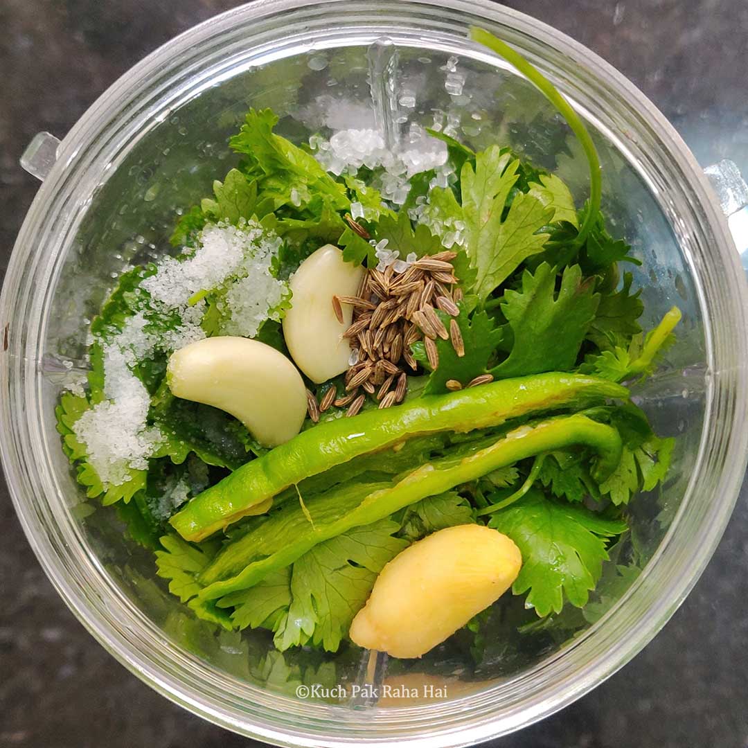 Chutney ingredients in blending jar.