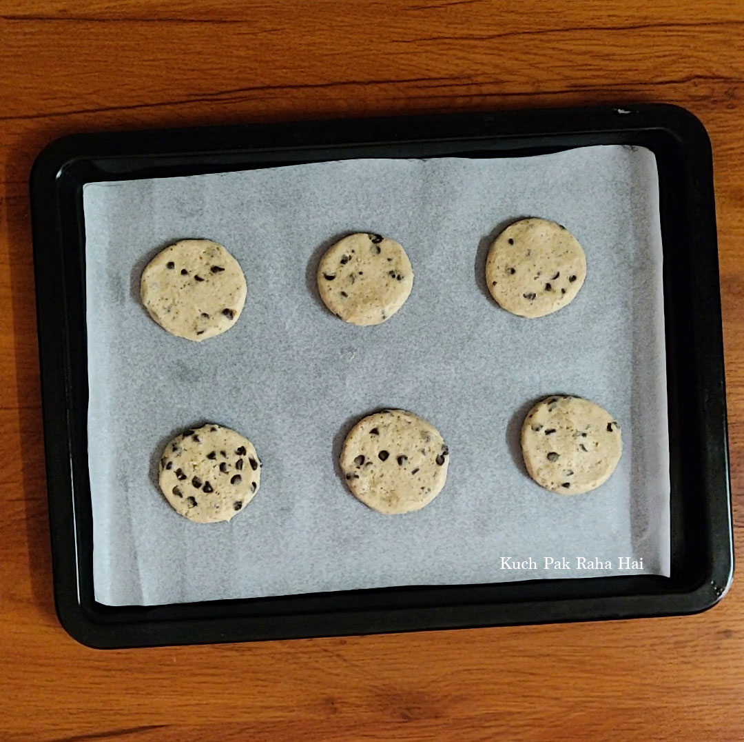 Raw Chocolate Chip Cookies