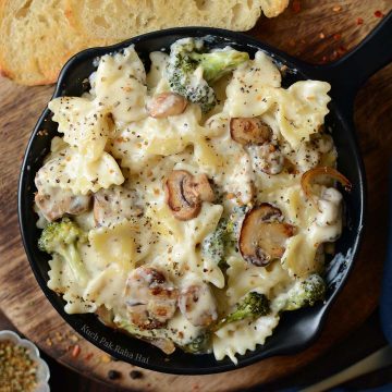 White Sauce Pasta with mushrooms, broccoli & onions