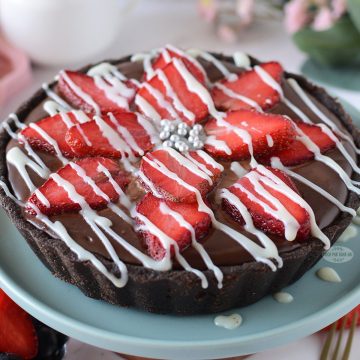 Chocolate strawberry tart no bake recipe.