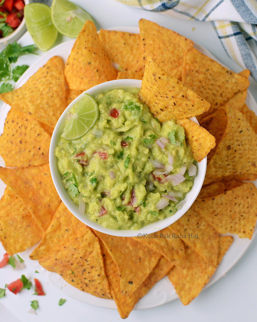 Mexican Guacamole Easy Recipe.