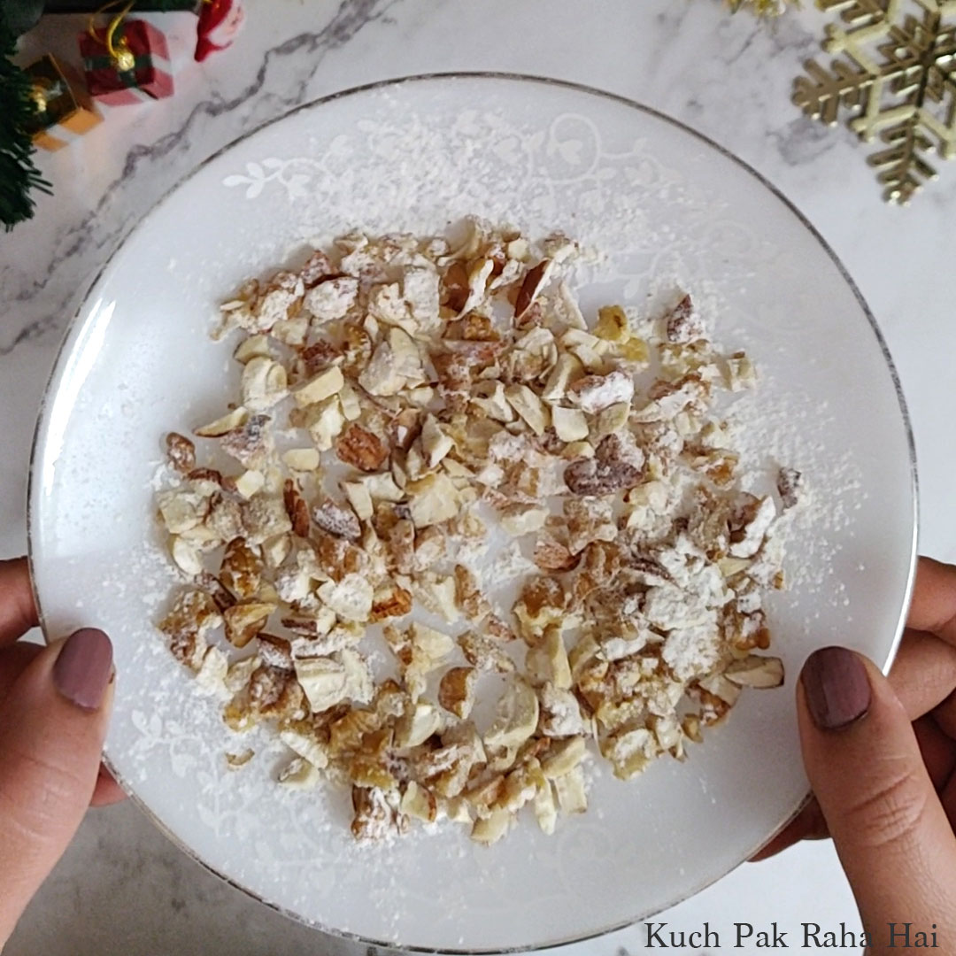 Eggless-Christmas-Cake-Step5