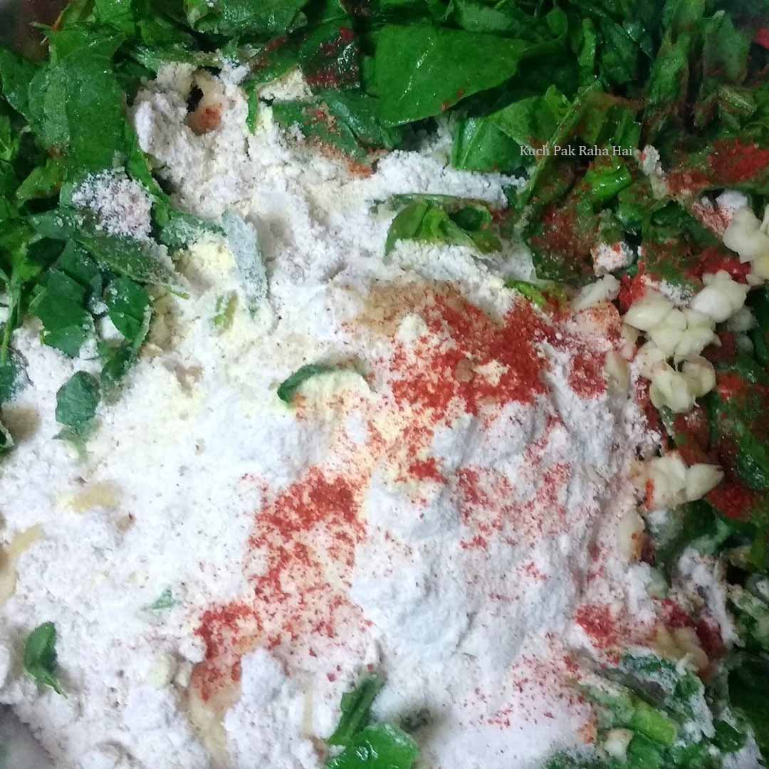 stepwise palak methi paratha recipe