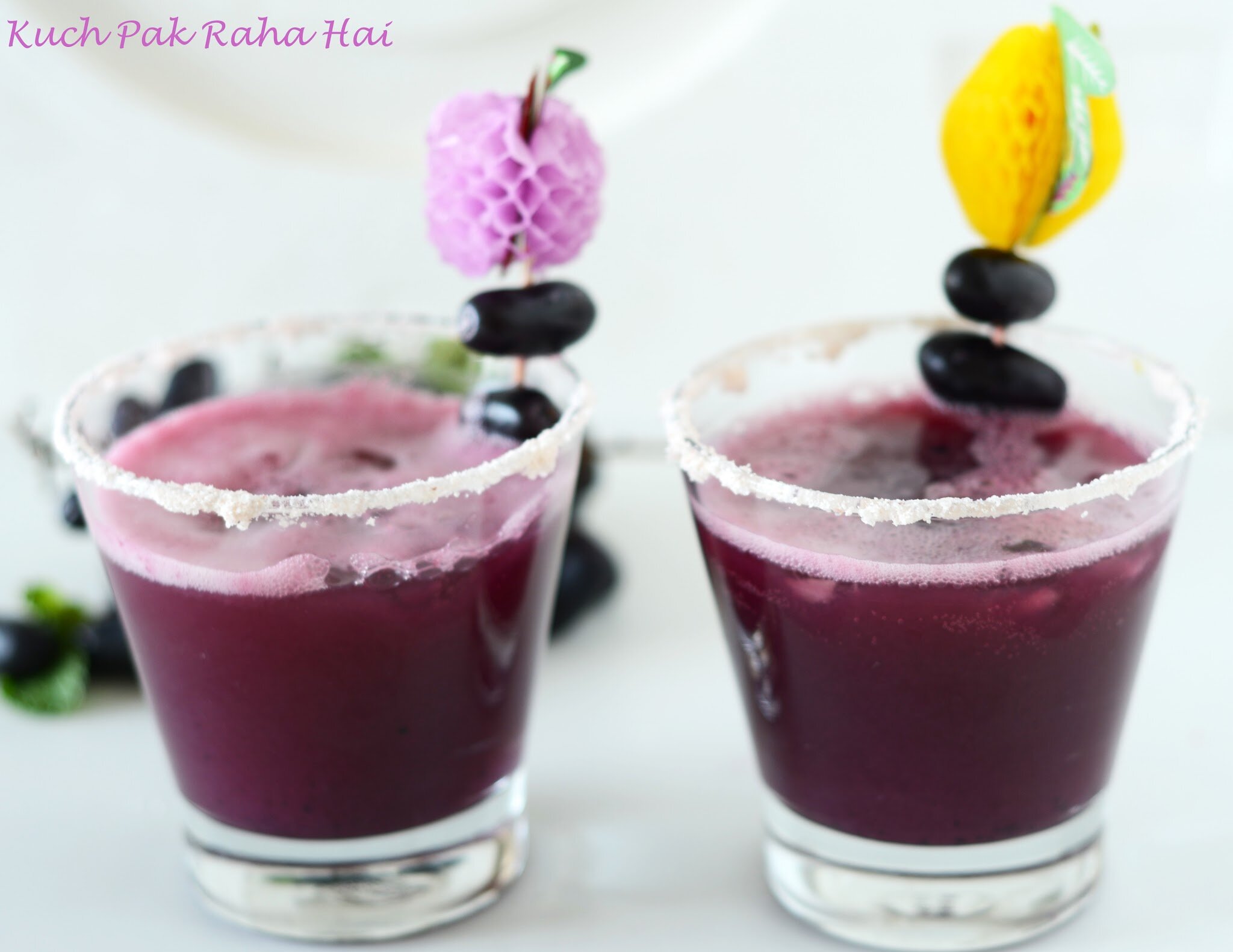 Mocktail with black grape juice.