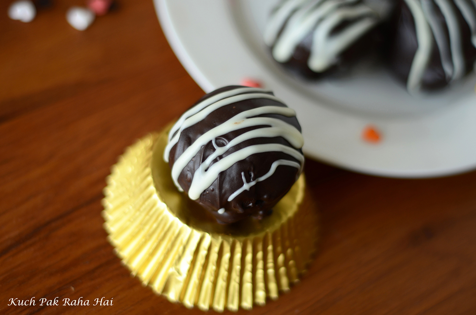 Eggless Chocolate Cake Pops Recipe in Appe Pan Mini chocolate cake in appe pan 