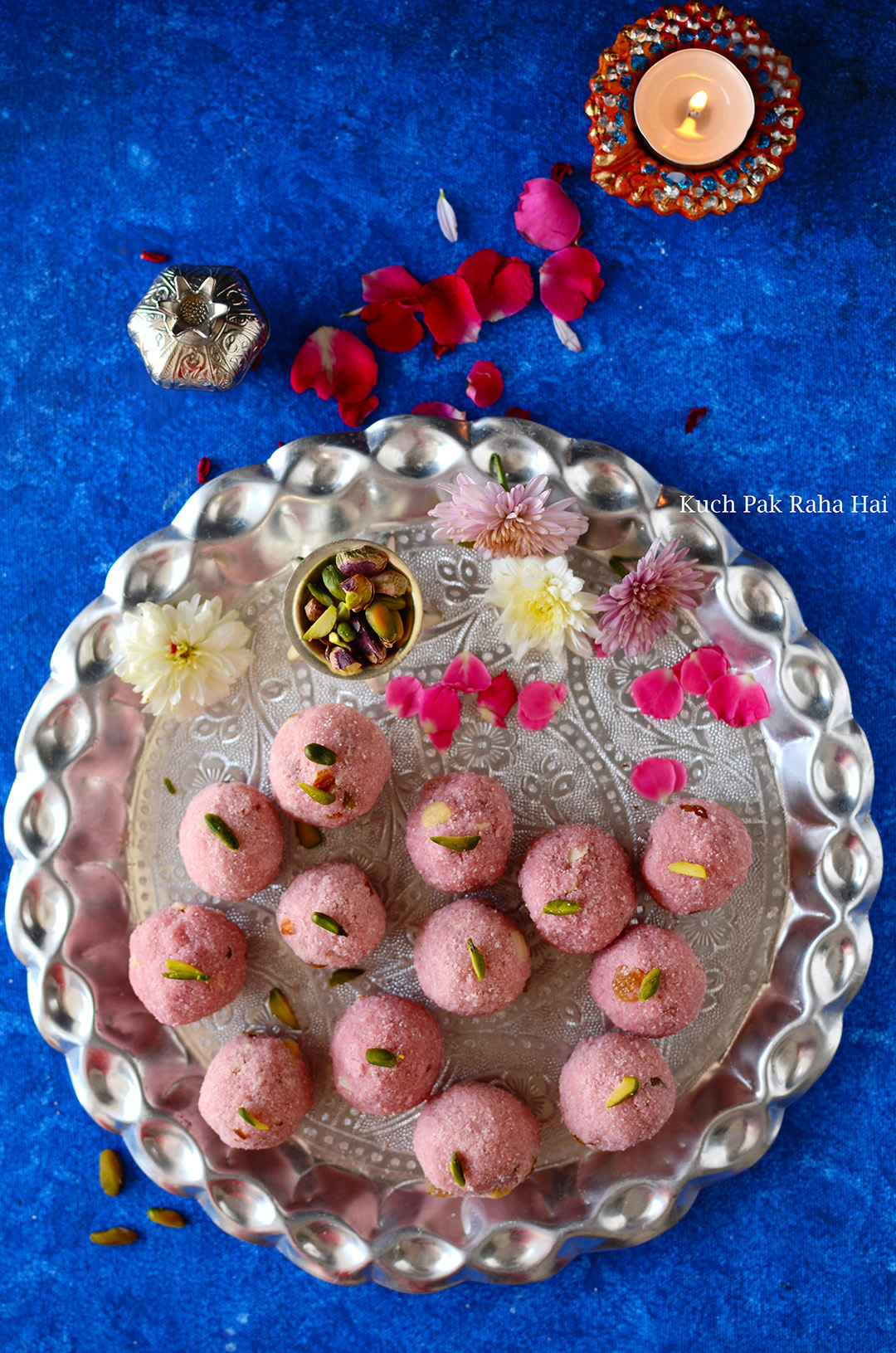 Rava-Ladoo