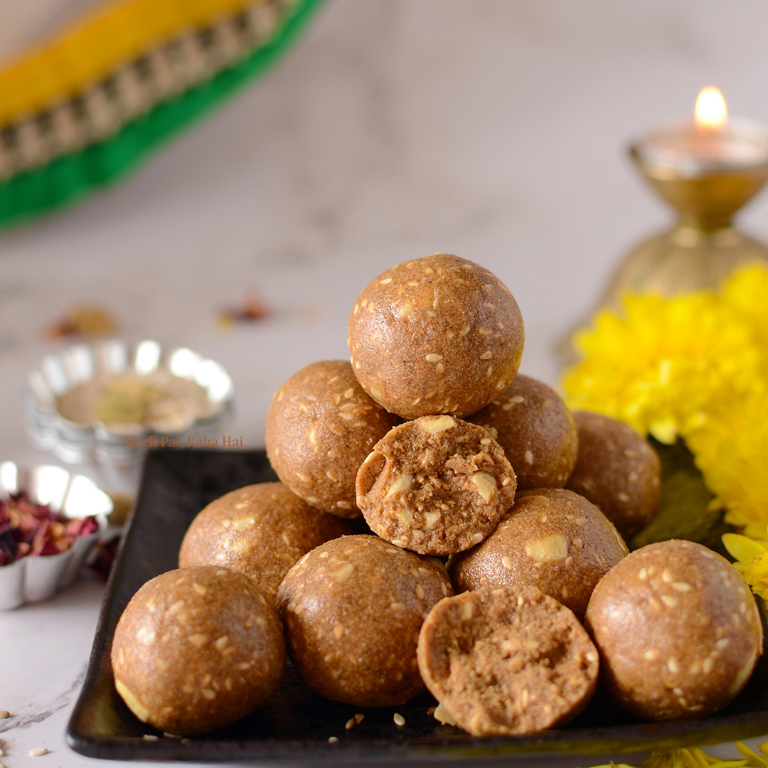 Inside texture of till laddu.