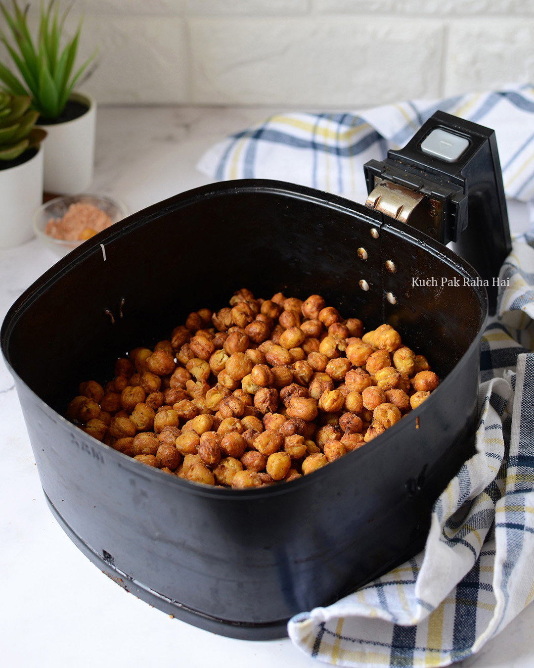 Crispy chickpeas made in air fryer healthy snack recipe