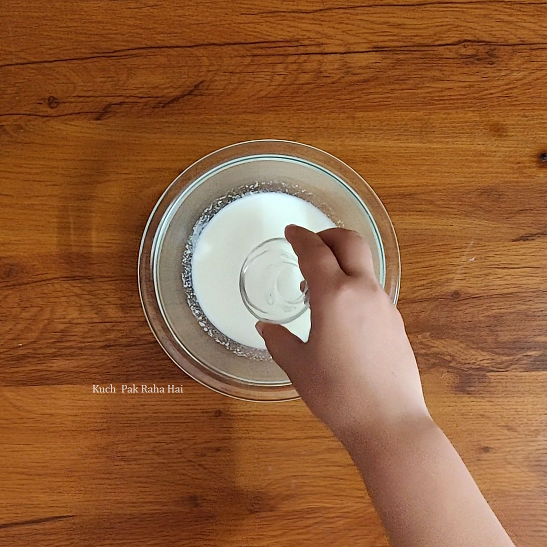 Eggless-Red-Velvet-Cupcakes-Step1