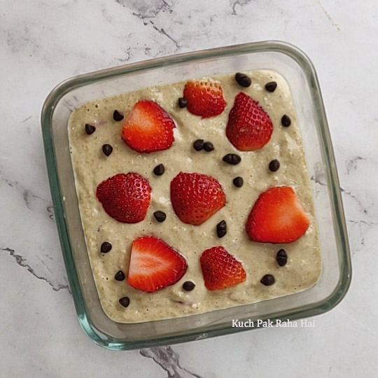 Oats Mixture in baking dish.