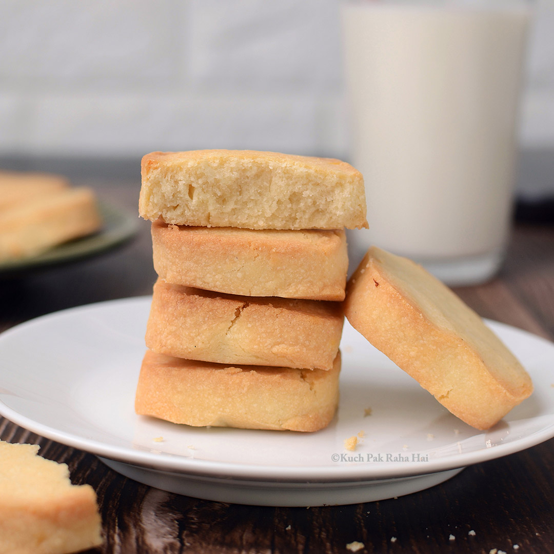 Texture of the shortbread cookies from inside.