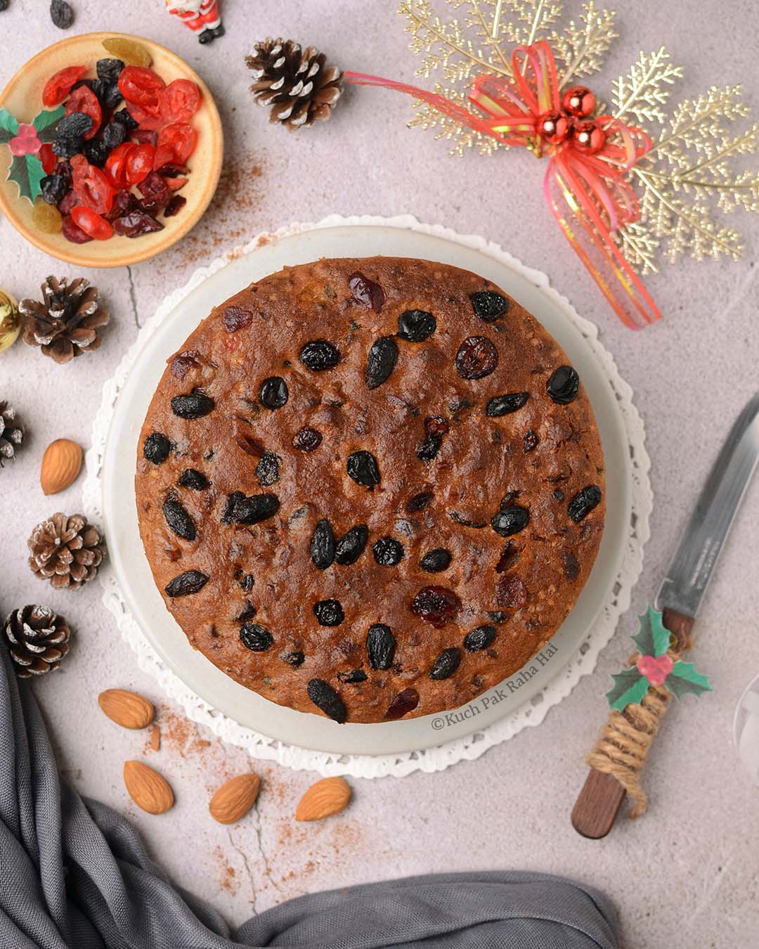 Eggless plum cake without alcohol.