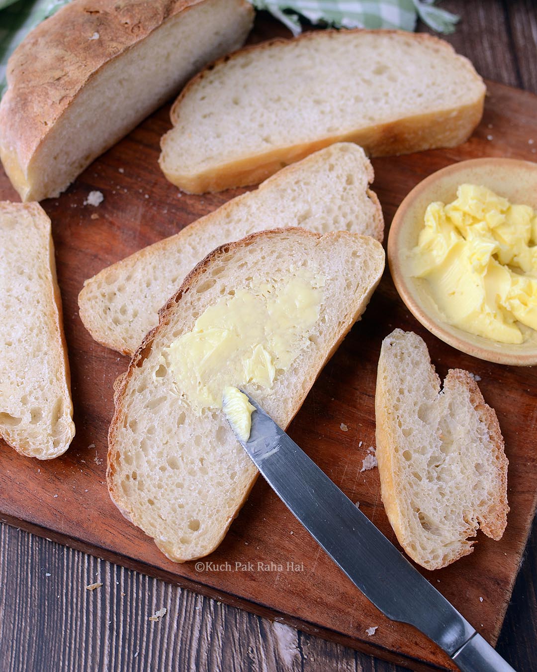 Airfryer bread slices served with butter