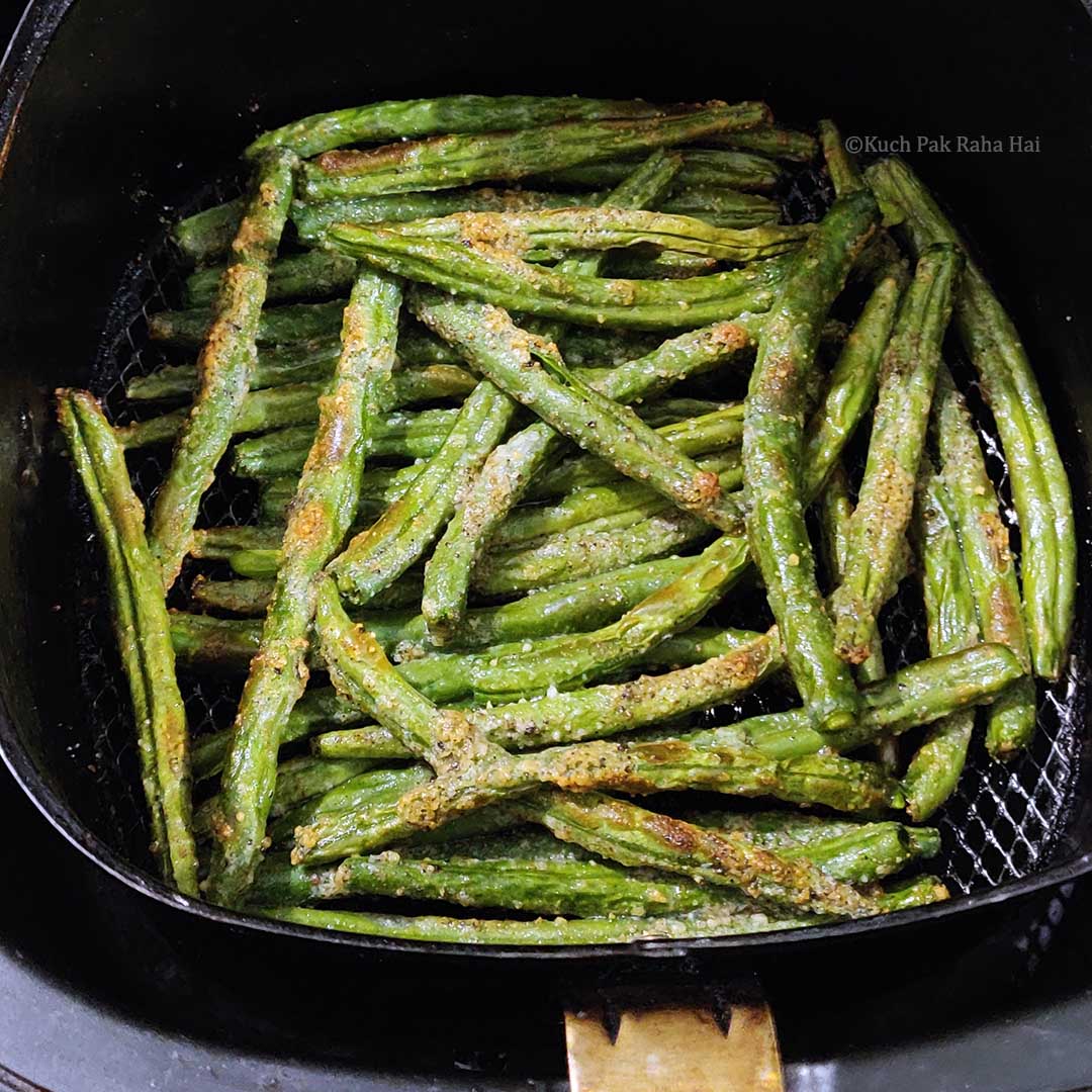 Parmesan green beans or string beans in airfryer.