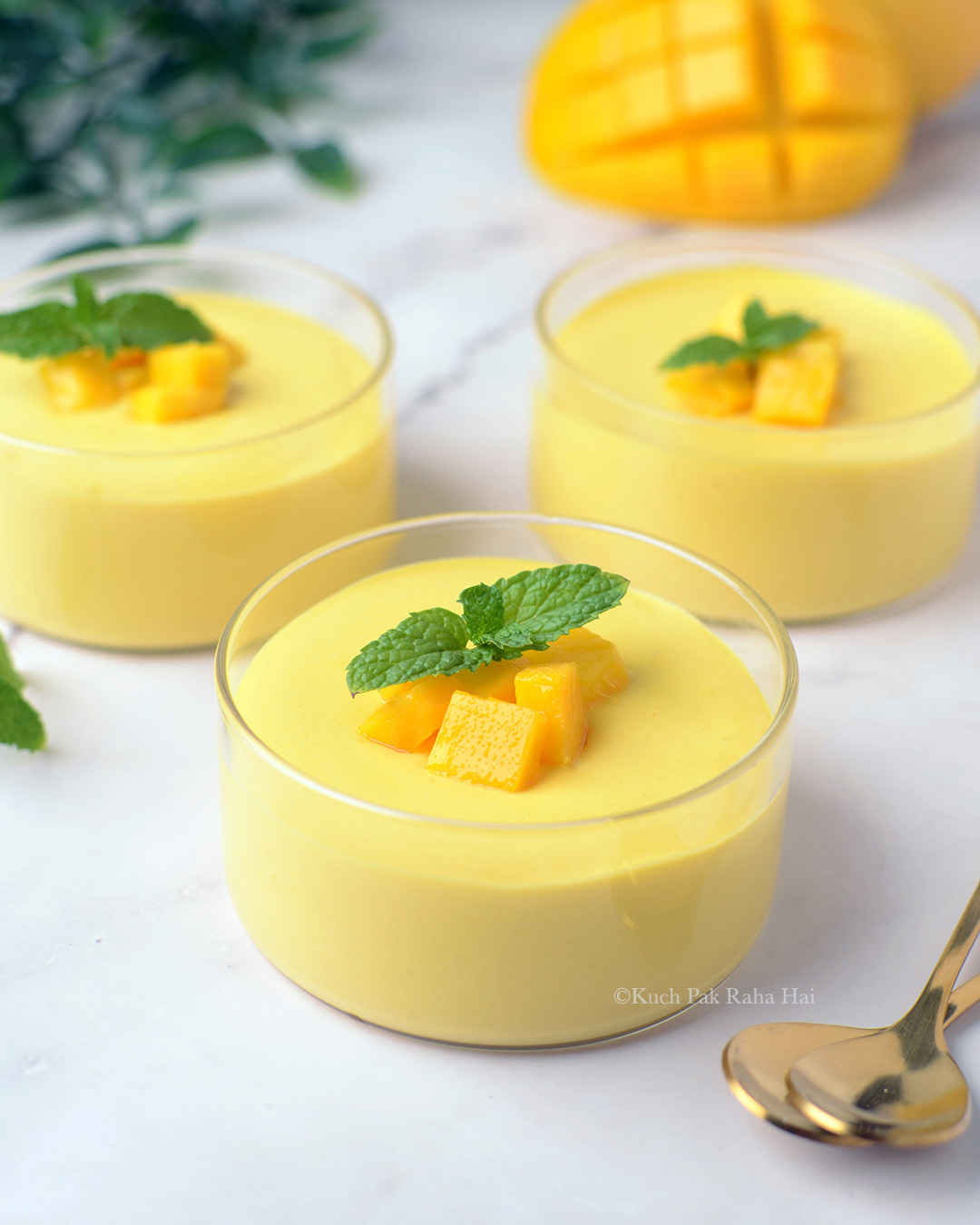 Easy mango mousse recipe.