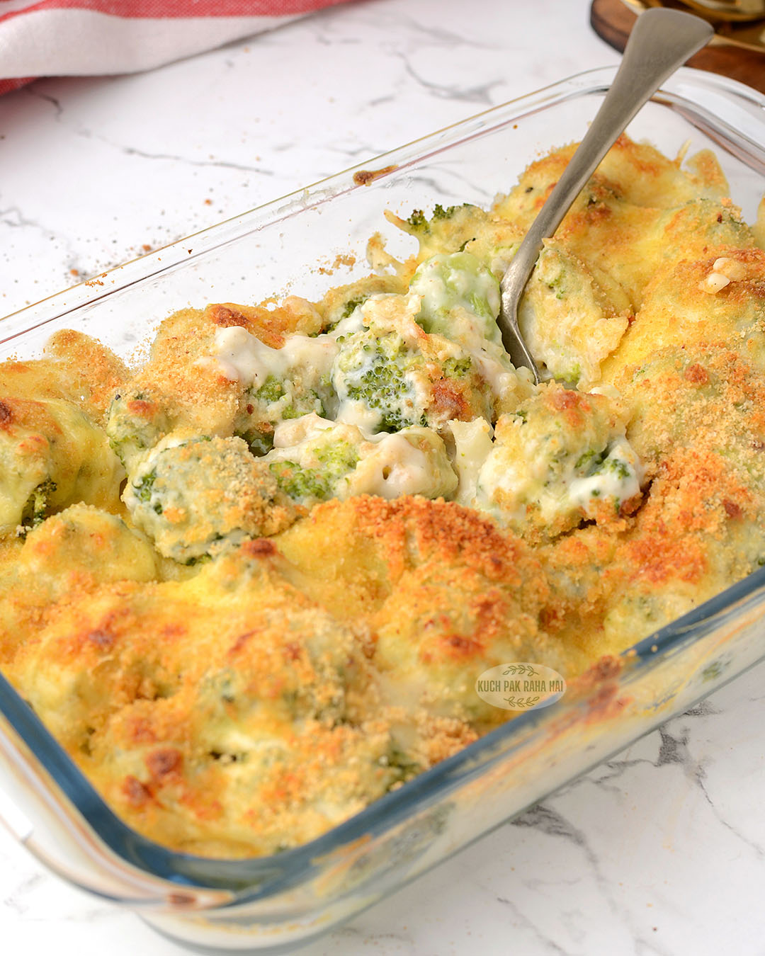 Baked broccoli with cheese sauce. 