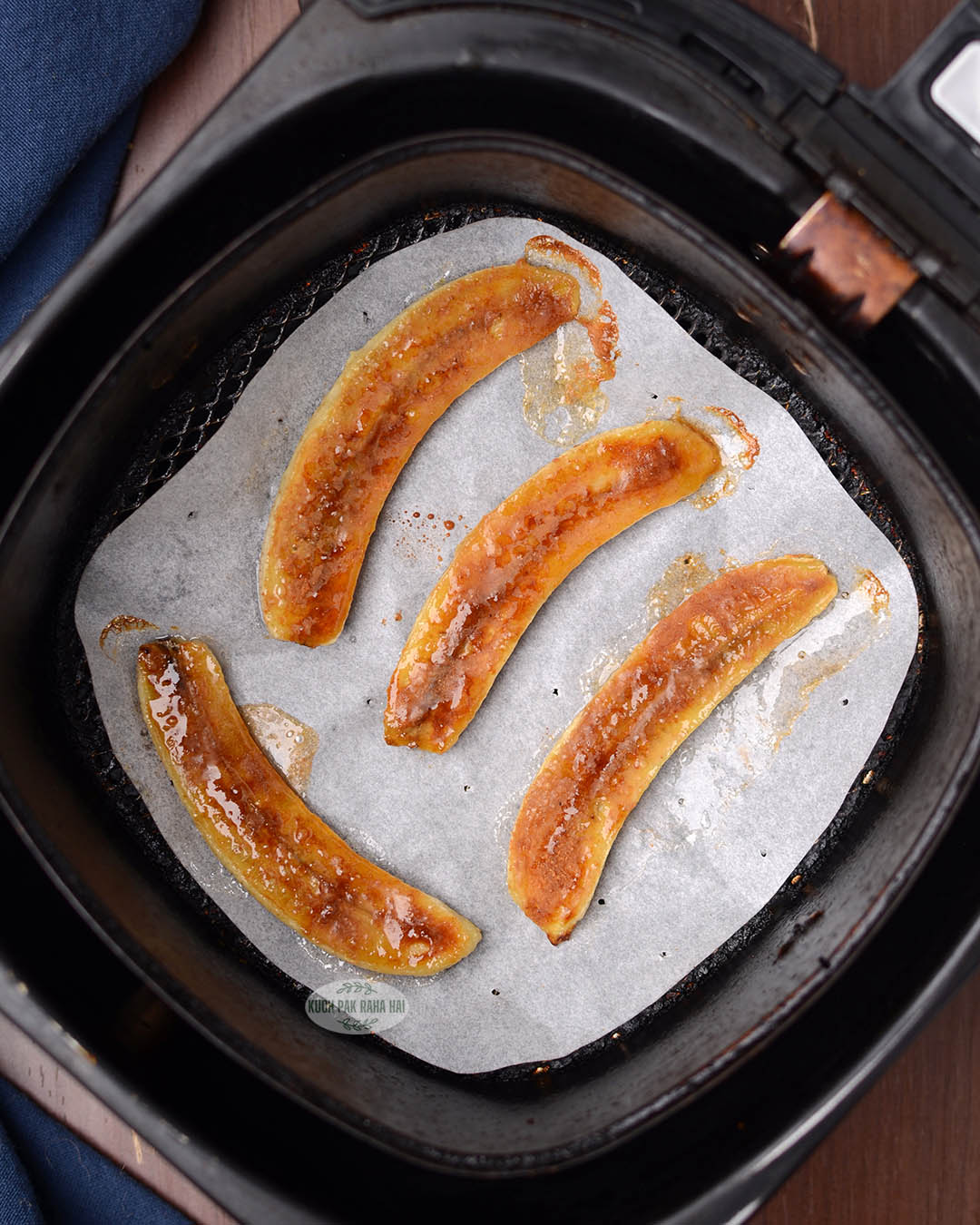 Caramelized bananas in air fryer.